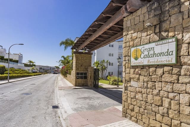 2 soveværelse Lejlighed til salg i Calahonda, Mijas med swimmingpool garage - € 349.000 (Ref: 10000742)