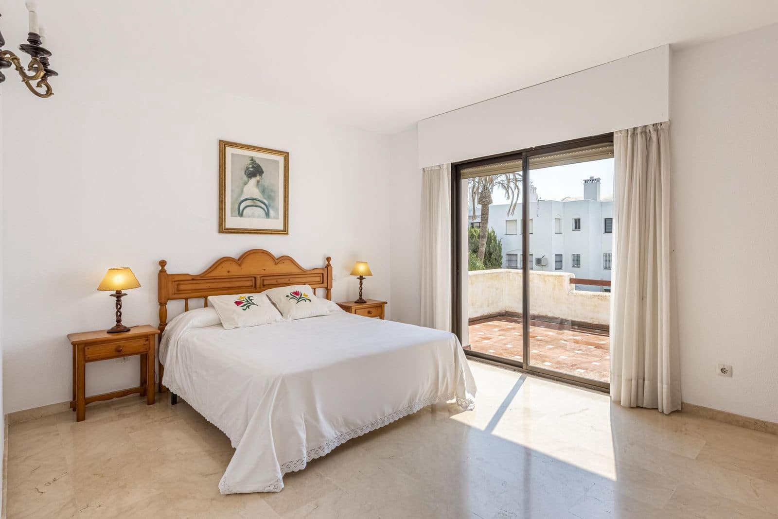 3 soverom Leilighet til salgs i Estepona med svømmebasseng garasje - € 399 500 (Ref: 10000748)