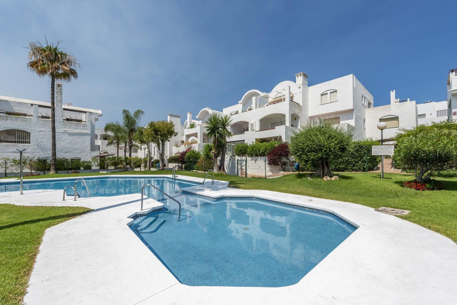 3 soverom Leilighet til salgs i Estepona med svømmebasseng garasje - € 399 500 (Ref: 10000748)