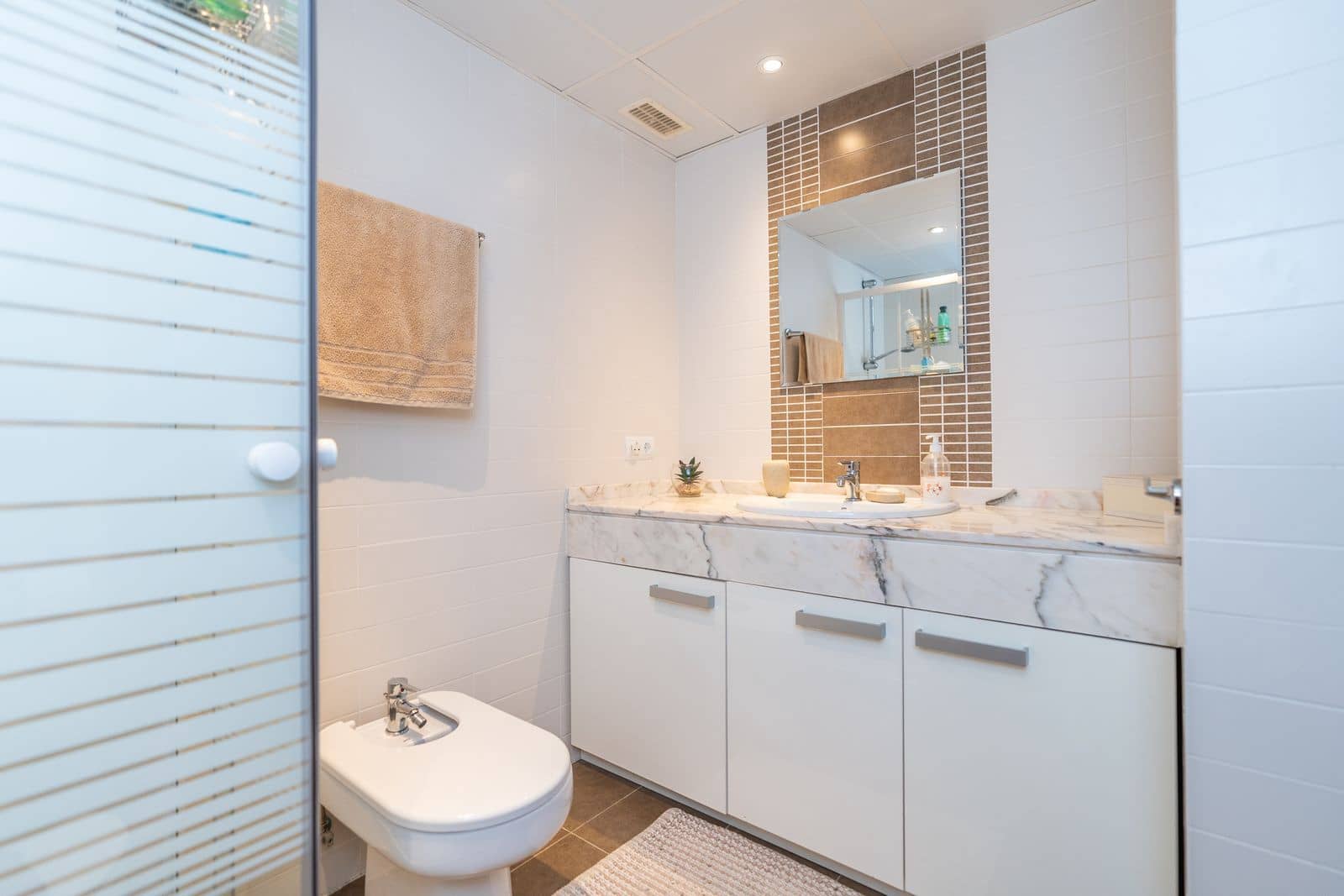 2 soverom Leilighet til salgs i New Golden Mile med svømmebasseng garasje - € 318 000 (Ref: 10000876)