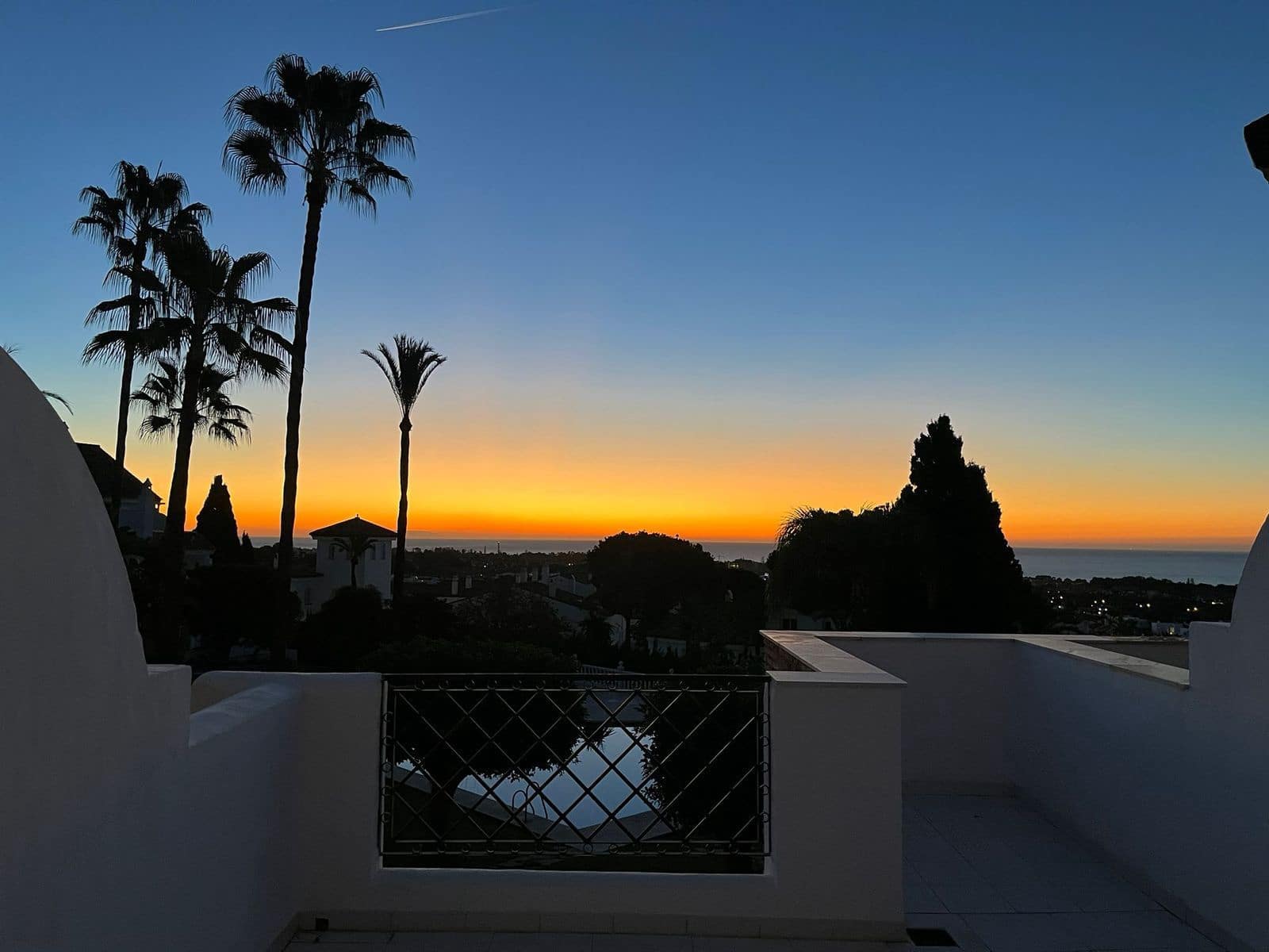 2 soveværelse Lejlighed til salg i El Paraiso med swimmingpool garage - € 485.000 (Ref: 10001012)
