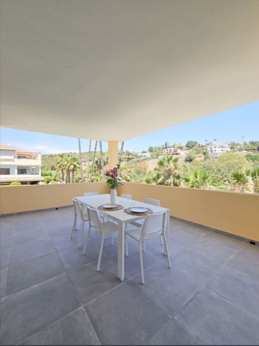 3 soveværelse Lejlighed til leje i Benahavis med swimmingpool garage - € 2.900 (Ref: 10004386)