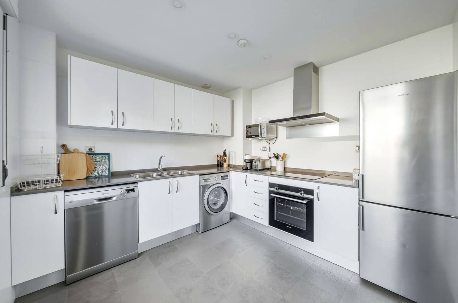 2 slaapkamer Appartement te koop in Casares met zwembad garage - € 439.000 (Ref: 10004392)