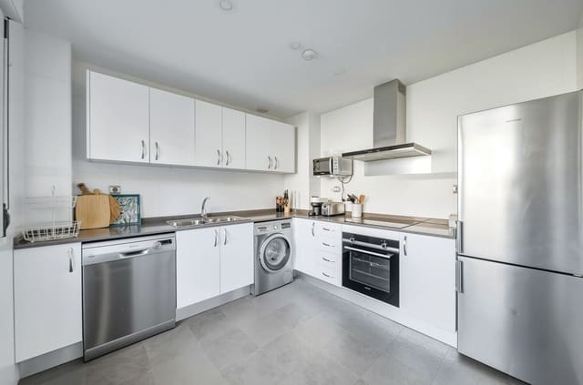 2 slaapkamer Appartement te koop in Casares met zwembad garage - € 439.000 (Ref: 10004392)