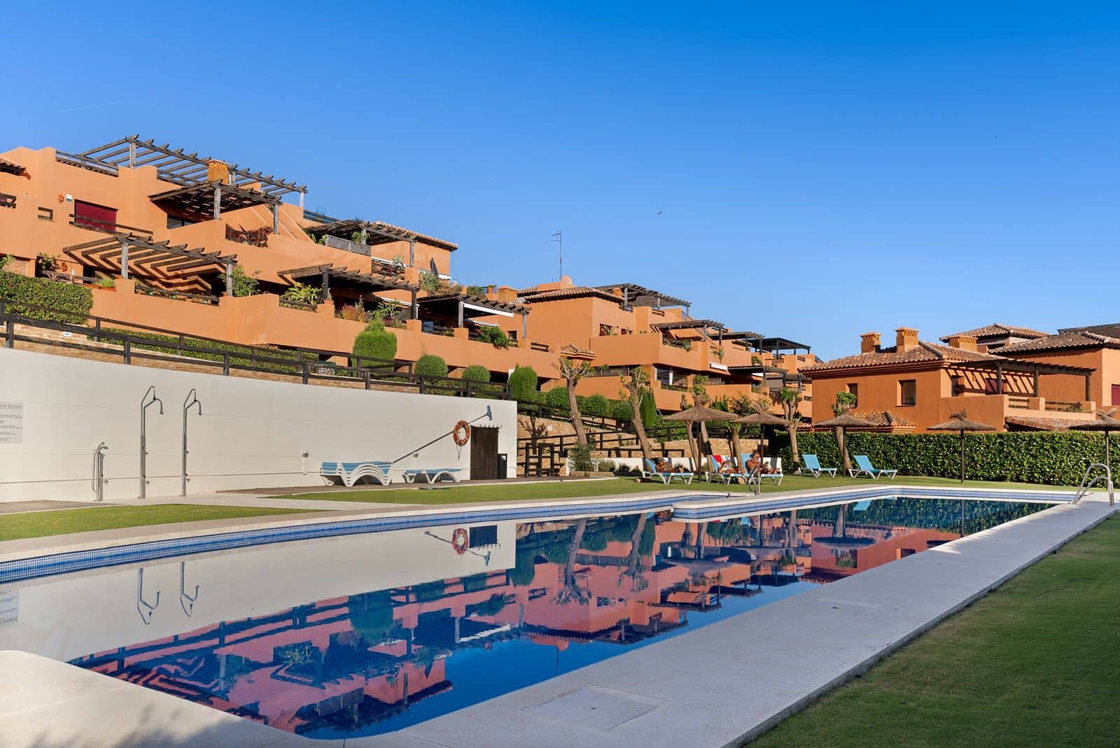 2 slaapkamer Appartement te koop in Casares met zwembad garage - € 439.000 (Ref: 10004392)