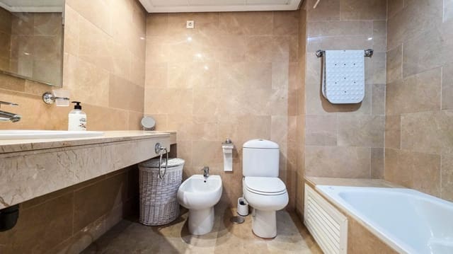 3 camera da letto Attico in vendita in La Duquesa / Puerto de la Duquesa, Manilva con piscina - 495.000 € (Rif: 10004606)
