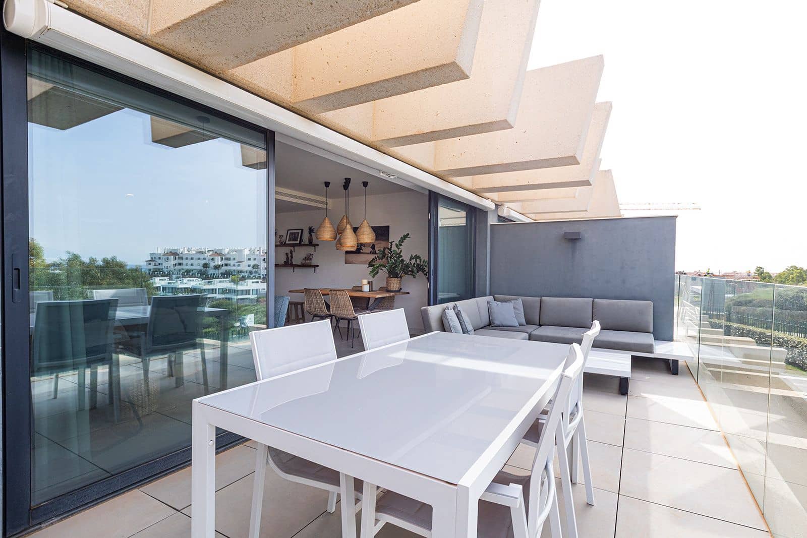 2 soveværelse Lejlighed til salg i New Golden Mile med swimmingpool - € 469.000 (Ref: 10005942)