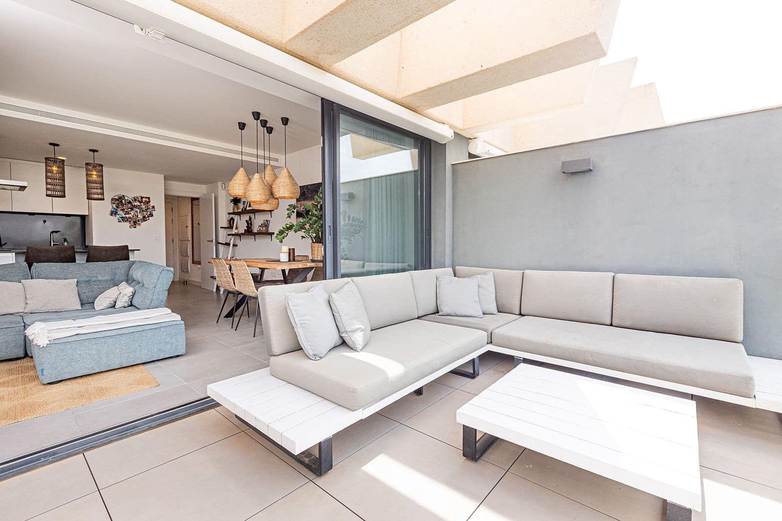 2 soveværelse Lejlighed til salg i New Golden Mile med swimmingpool - € 469.000 (Ref: 10005942)