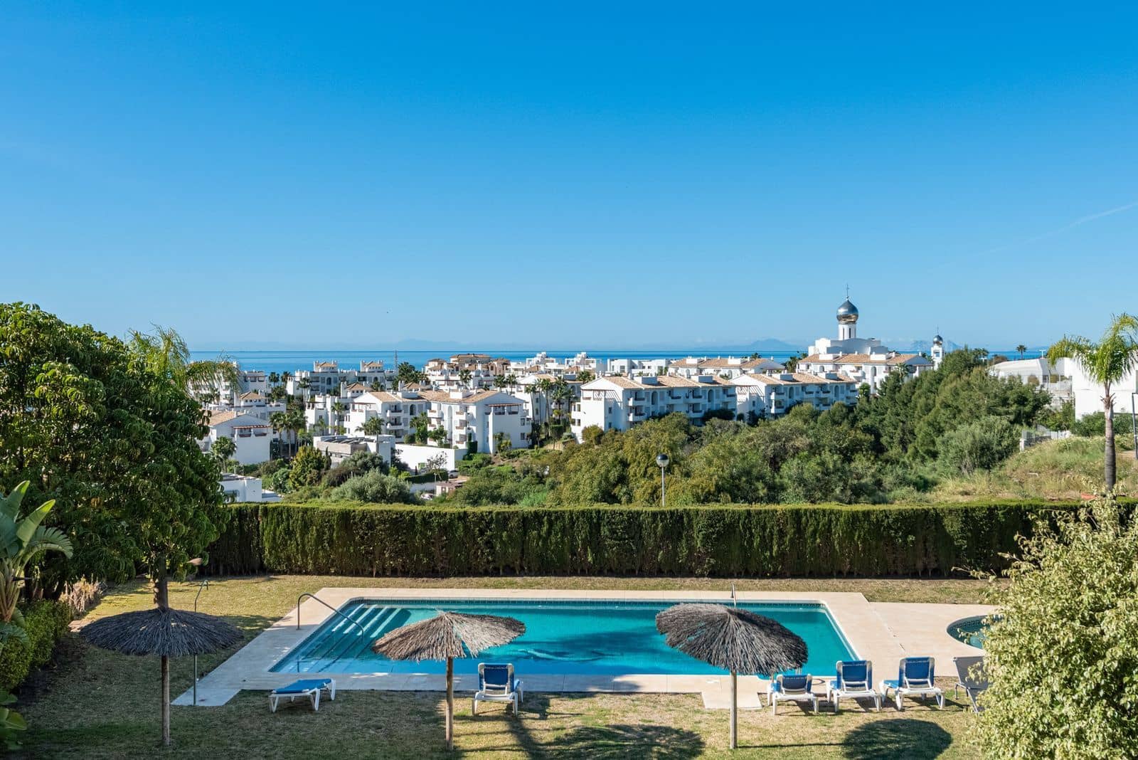 3 soveværelse Lejlighed til salg i New Golden Mile med swimmingpool - € 449.000 (Ref: 10005943)