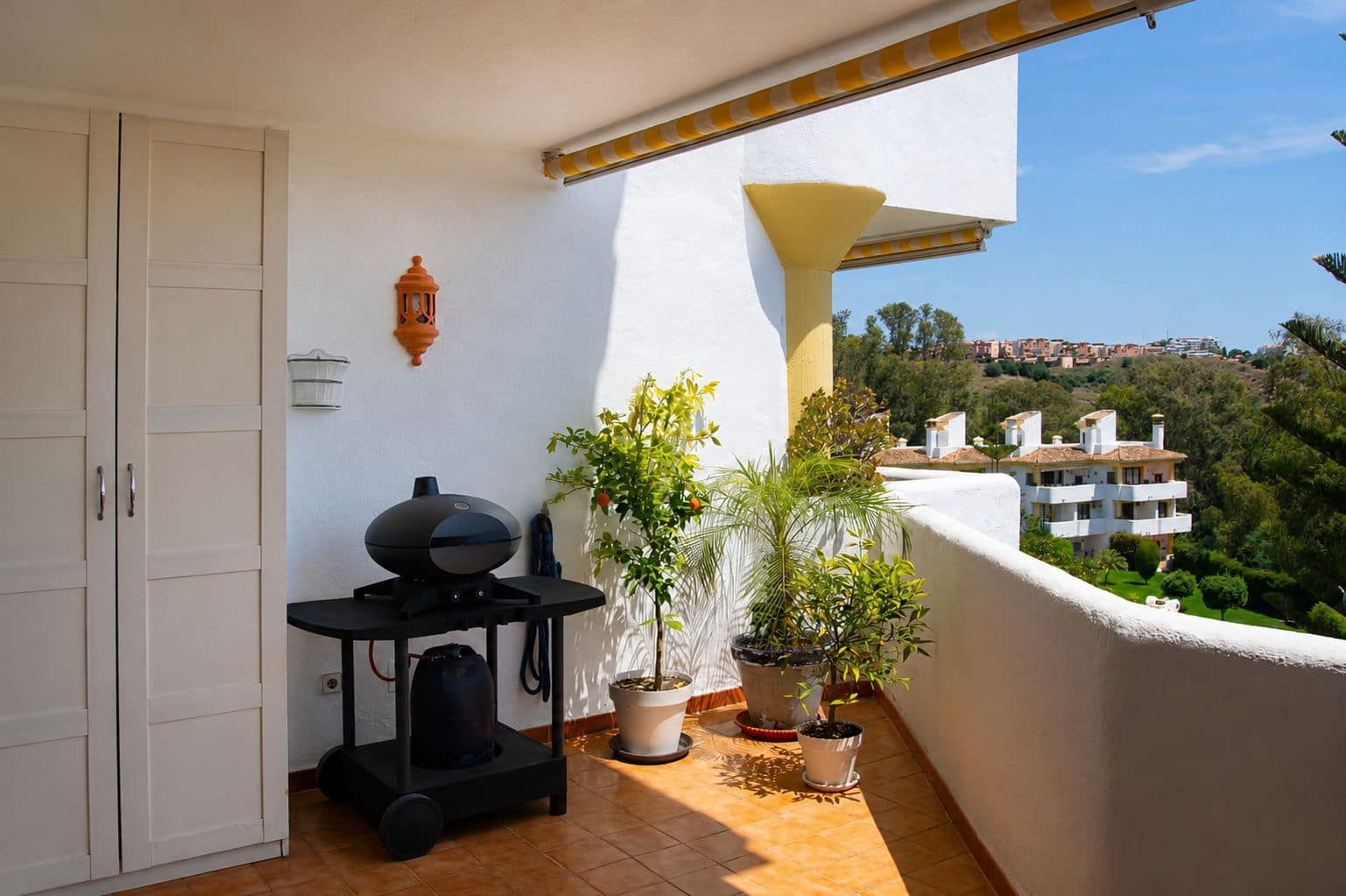 Apartamento de 2 habitaciones en Calahonda en venta con piscina - 399.500 € (Ref: 10005955)
