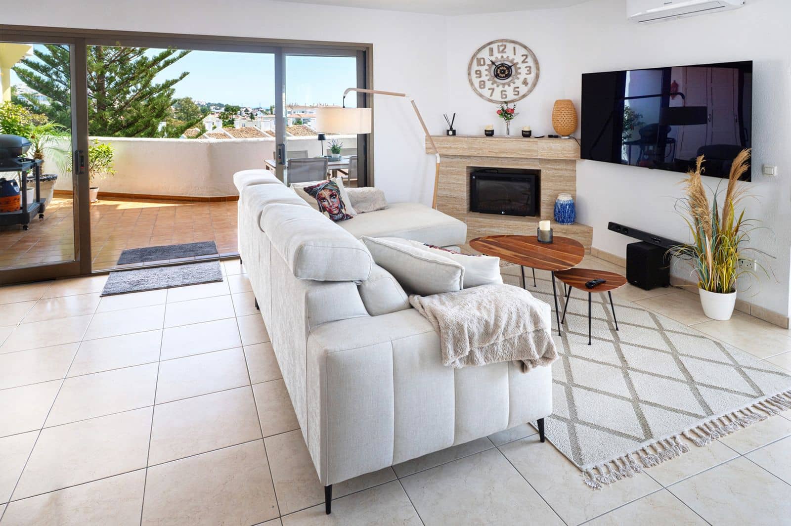 Apartamento de 2 habitaciones en Calahonda en venta con piscina - 399.500 € (Ref: 10005955)