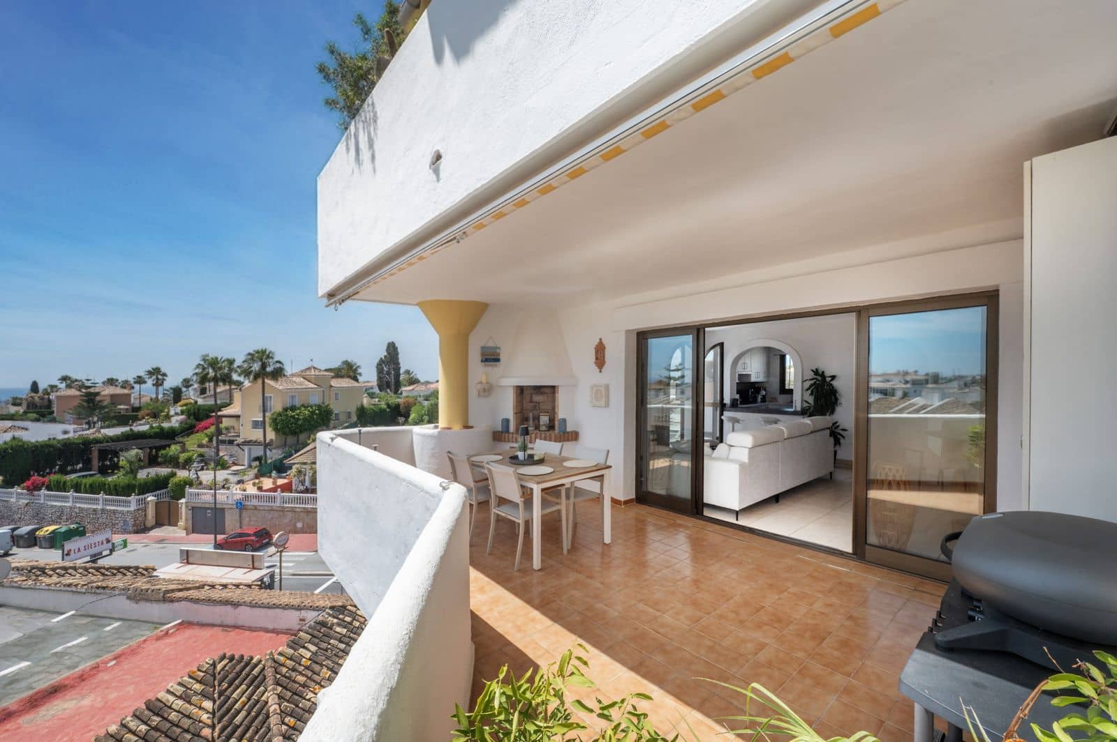 Apartamento de 2 habitaciones en Calahonda en venta con piscina - 399.500 € (Ref: 10005955)