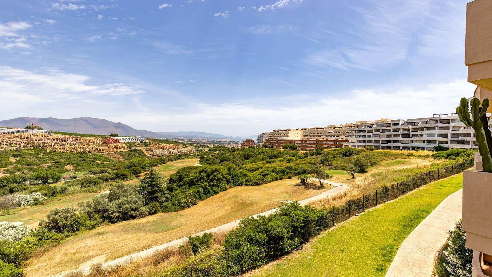 2 Zimmer Apartment zu verkaufen in La Duquesa / Puerto de la Duquesa mit Pool Garage - 279.000 € (Ref: 10006005)