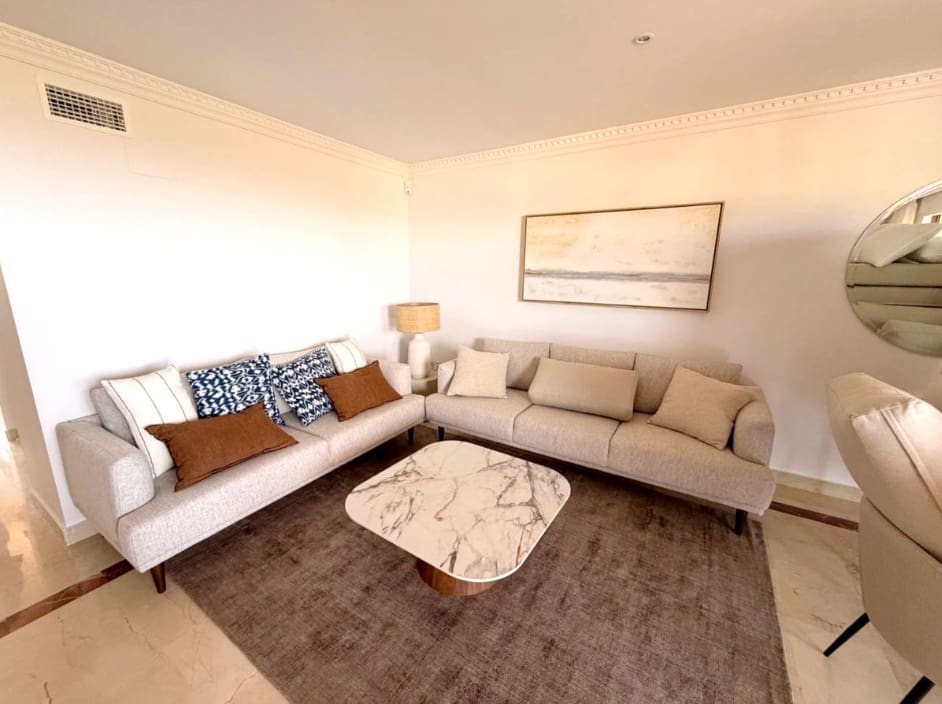 2 slaapkamer Appartement te huur in Benahavis met zwembad - € 2.700 (Ref: 10006013)
