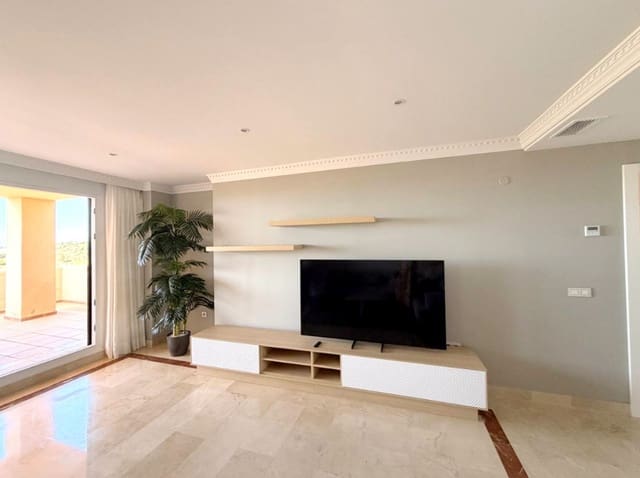 2 slaapkamer Appartement te huur in Benahavís met zwembad - € 2.700 (Ref: 10006013)