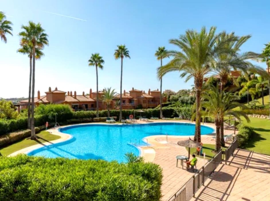 2 slaapkamer Appartement te huur in Benahavis met zwembad - € 2.700 (Ref: 10006013)