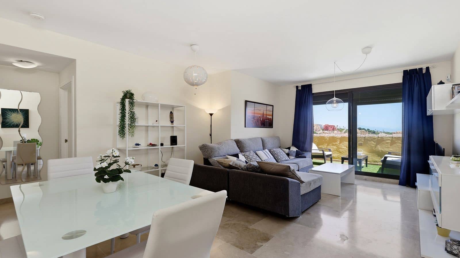 2 bedroom Penthouse for sale in La Duquesa / Puerto de la Duquesa with pool garage - € 265,000 (Ref: 10006016)