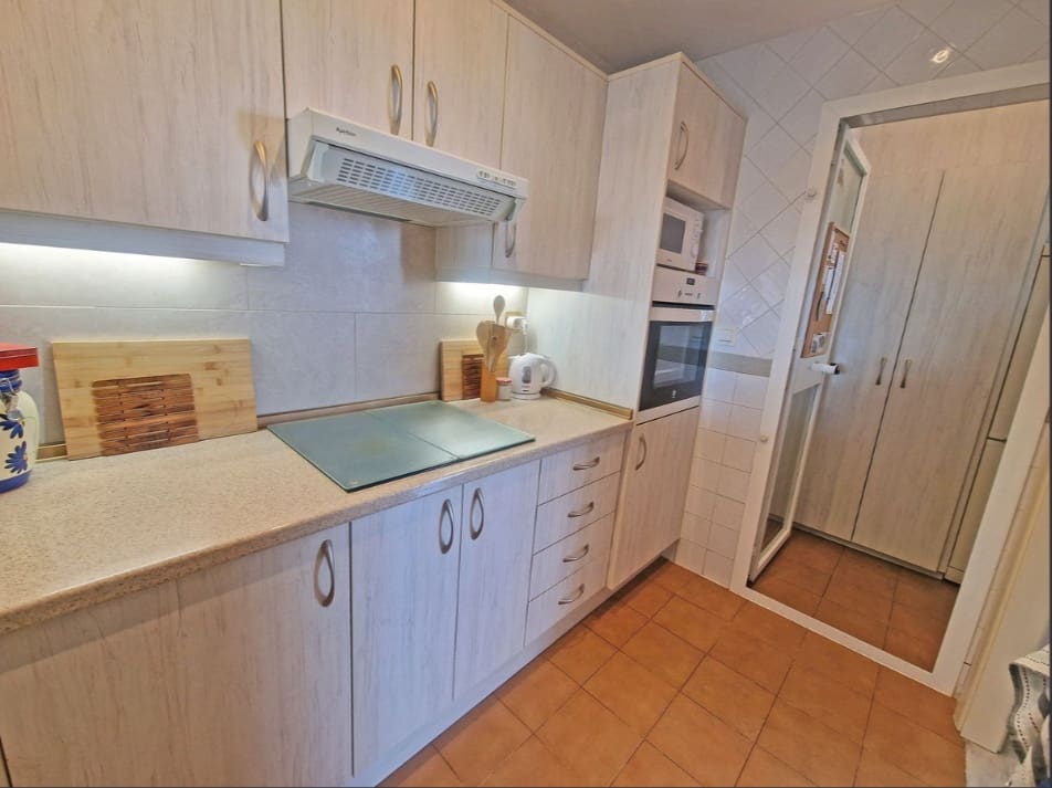Apartamento de 2 habitaciones en Calahonda en venta con piscina garaje - 360.000 € (Ref: 10006766)