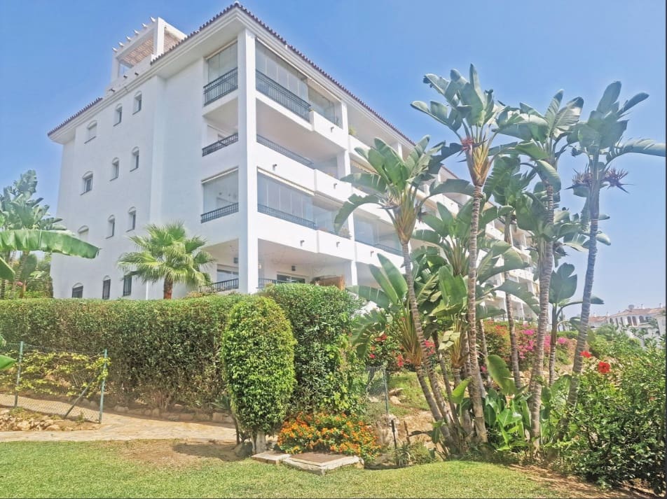 Apartamento de 2 habitaciones en Calahonda en venta con piscina garaje - 360.000 € (Ref: 10006766)