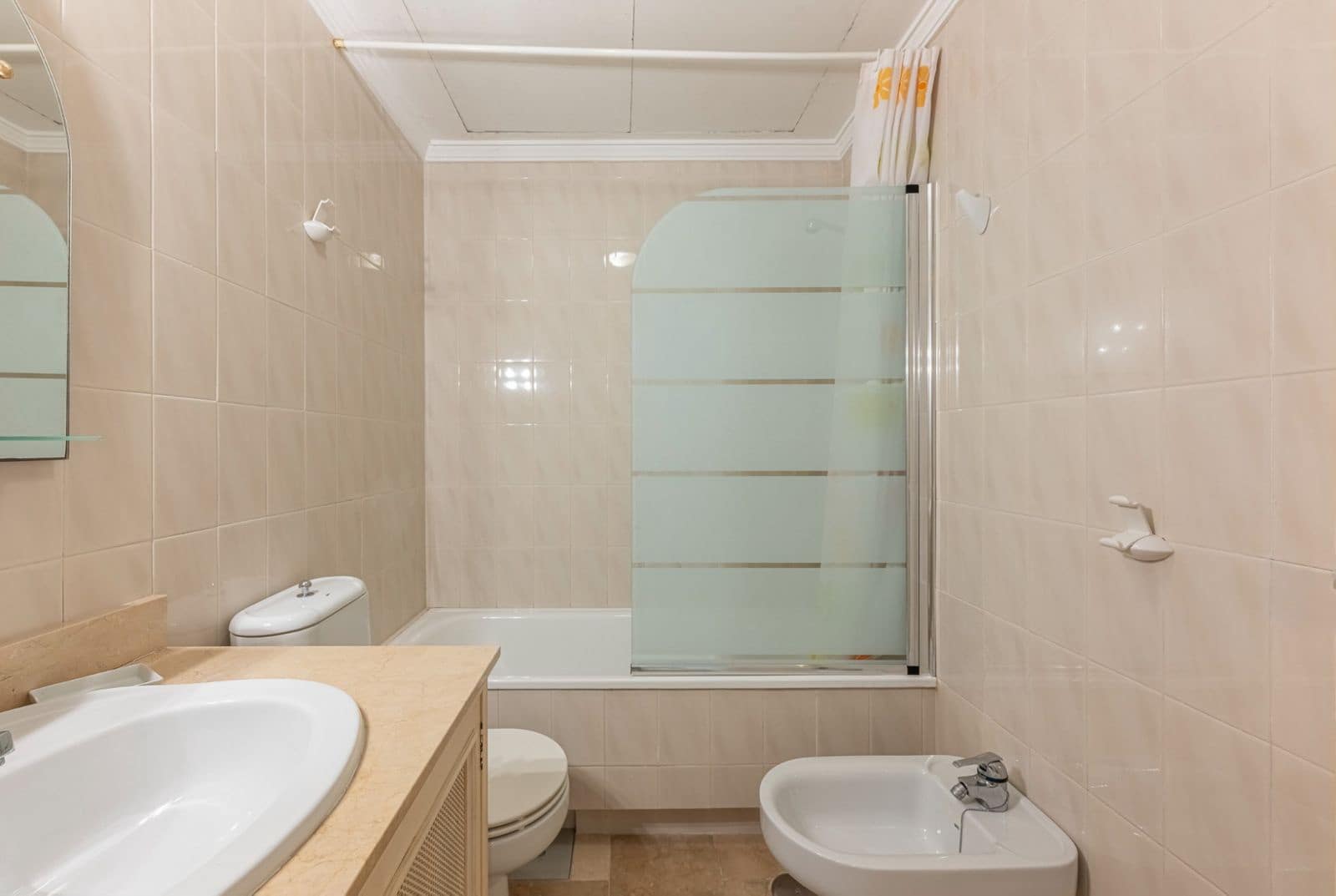 2 soveværelse Lejlighed til salg i Nueva Andalucia med swimmingpool garage - € 425.000 (Ref: 10006771)