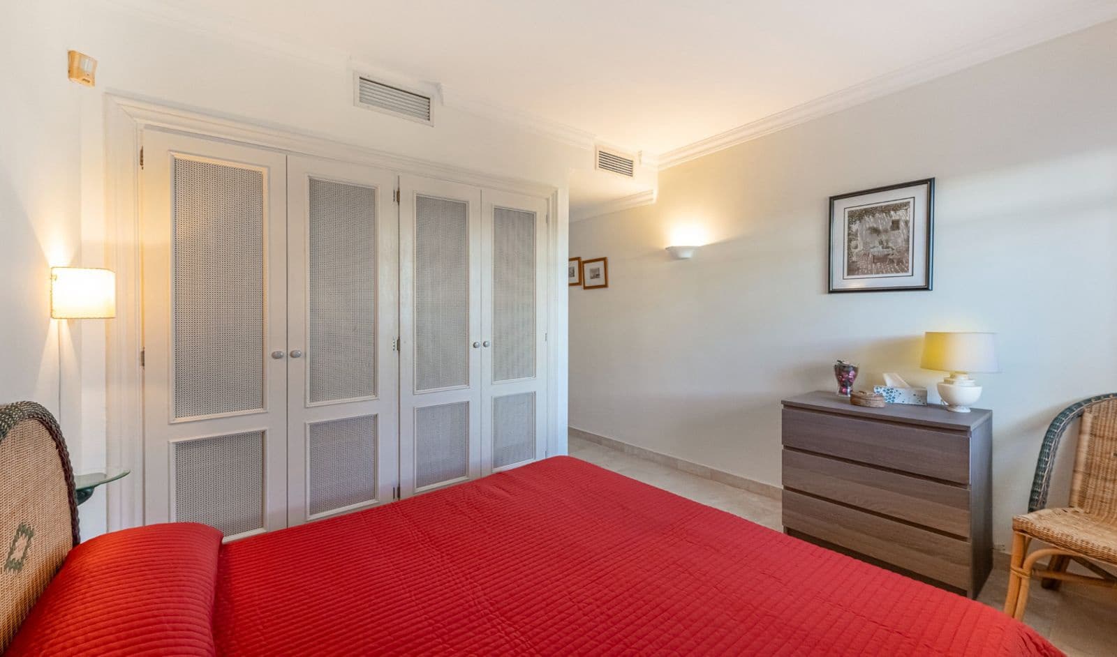 2 soveværelse Lejlighed til salg i Nueva Andalucia med swimmingpool garage - € 425.000 (Ref: 10006771)