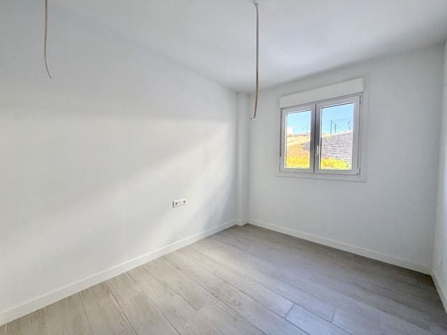 3 bedroom Apartment for sale in Estepona with pool garage - € 475,000 (Ref: 10006778)