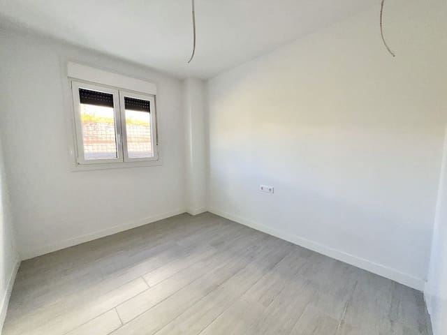 3 bedroom Apartment for sale in Estepona with pool garage - € 475,000 (Ref: 10006778)