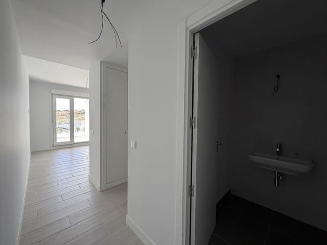 3 bedroom Apartment for sale in Estepona with pool garage - € 475,000 (Ref: 10006778)