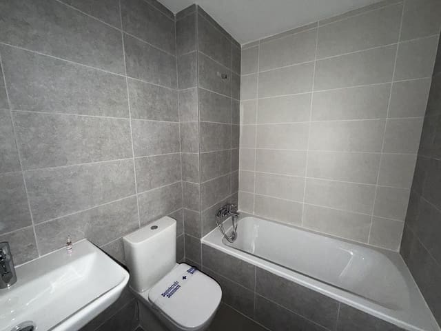 3 bedroom Apartment for sale in Estepona with pool garage - € 475,000 (Ref: 10006778)