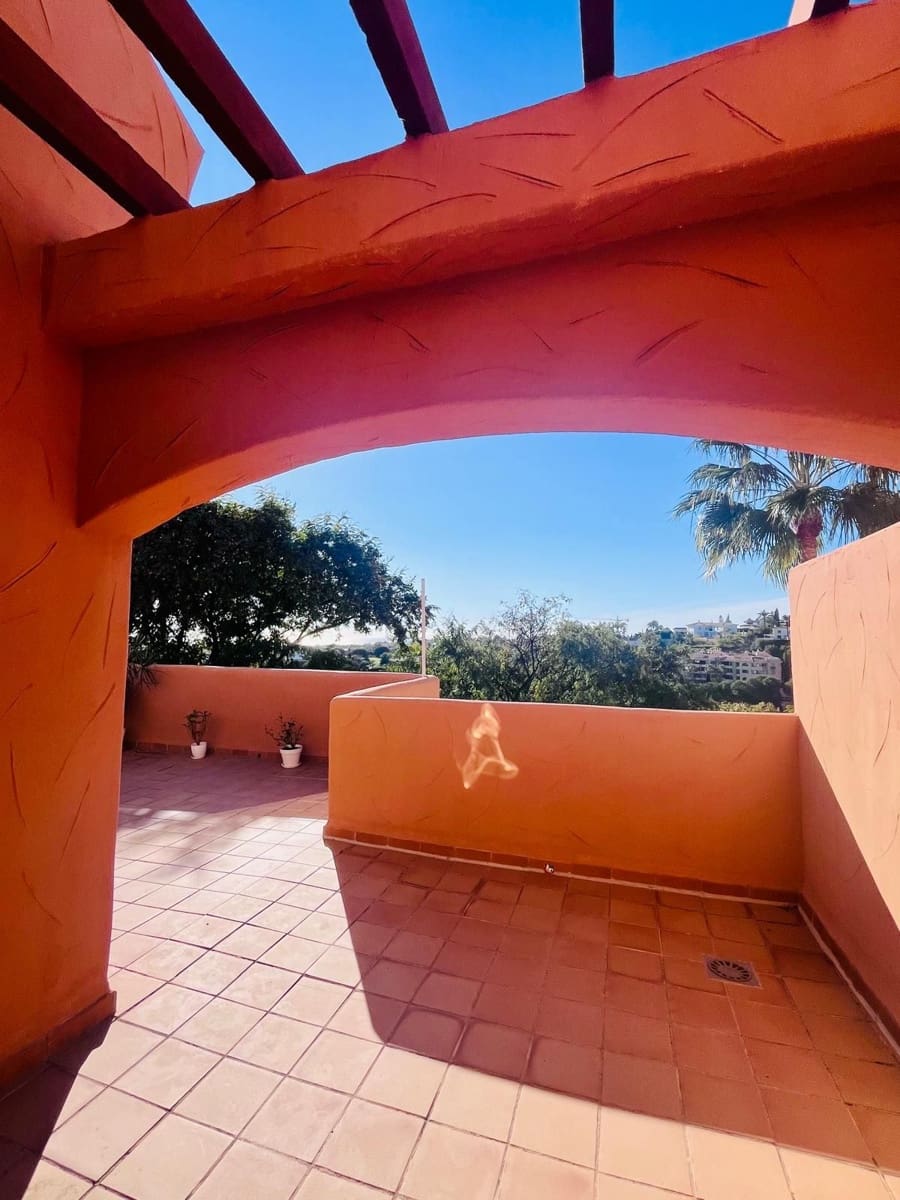 2 bedroom Penthouse for sale in Elviria with pool - € 425,000 (Ref: 10006790)