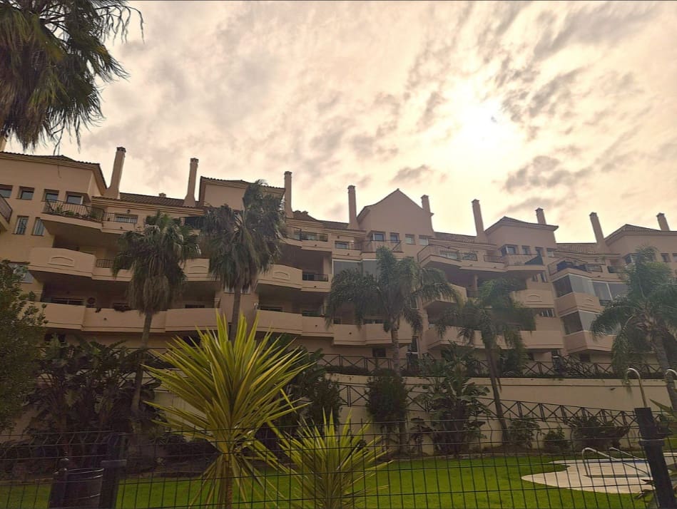 2 slaapkamer Appartement te koop in La Duquesa / Puerto de la Duquesa met zwembad garage - € 270.000 (Ref: 10006830)