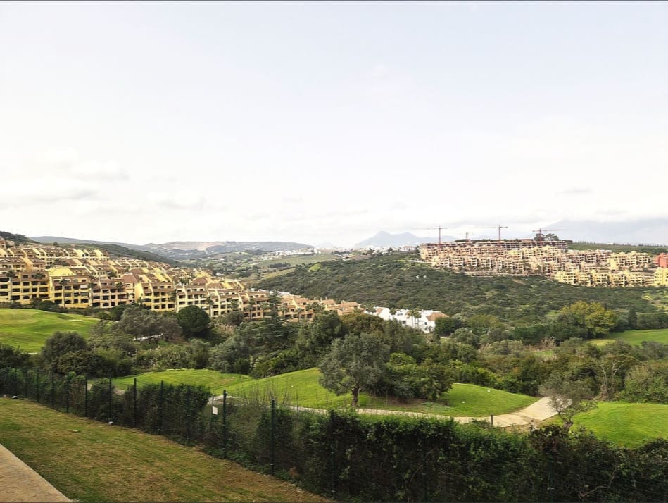 2 slaapkamer Appartement te koop in La Duquesa / Puerto de la Duquesa met zwembad garage - € 270.000 (Ref: 10006830)