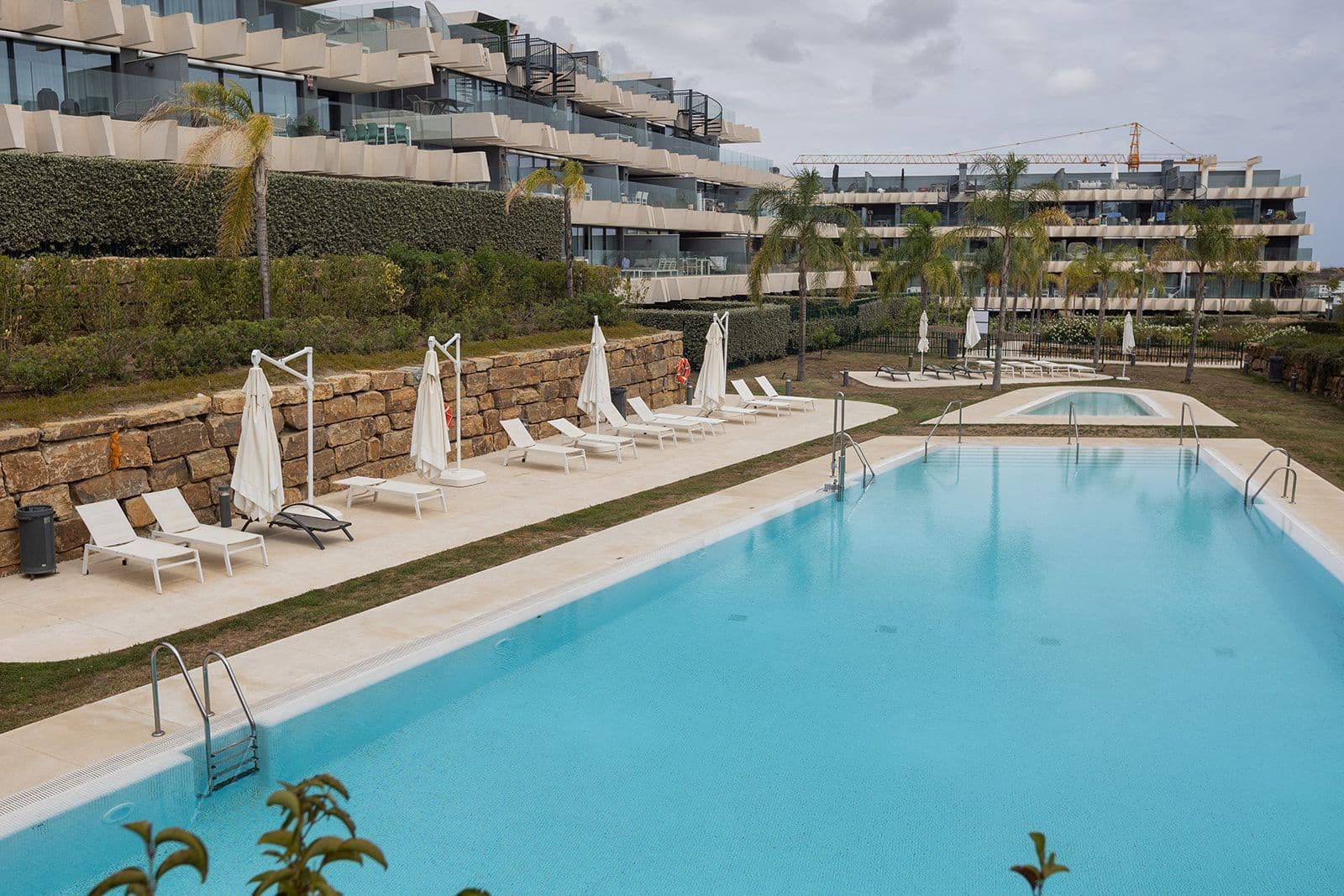 2 soveværelse Lejlighed til salg i New Golden Mile med swimmingpool - € 469.000 (Ref: 10006855)