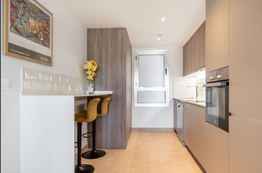 2 bedroom Apartment for sale in Estepona - € 345,000 (Ref: 10007594)