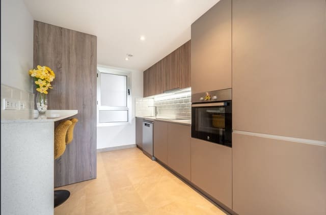 2 bedroom Apartment for sale in Estepona - € 345,000 (Ref: 10007594)