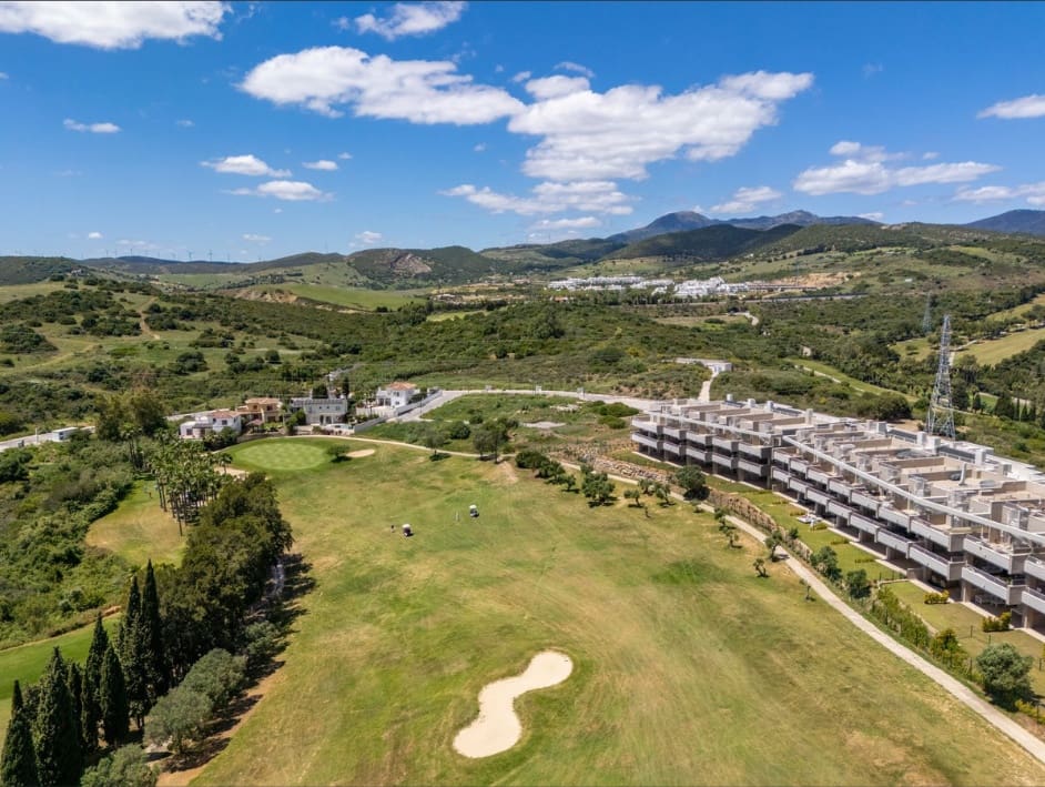 2 bedroom Apartment for sale in Estepona - € 345,000 (Ref: 10007594)