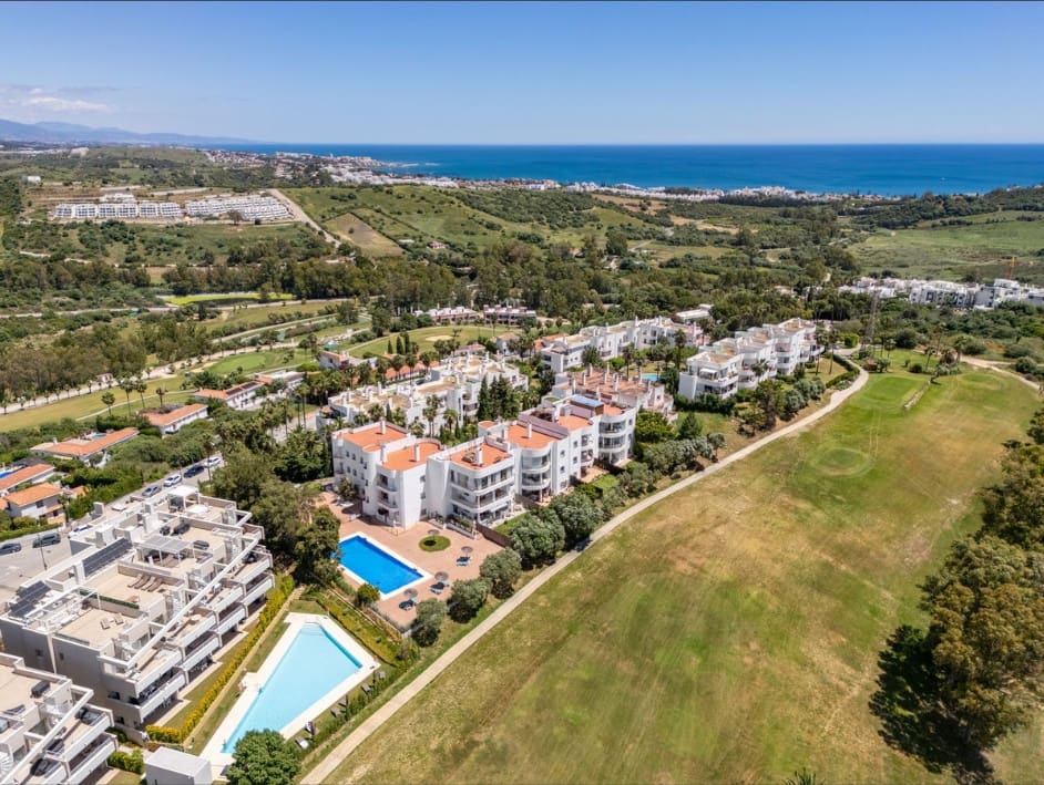 2 bedroom Apartment for sale in Estepona - € 345,000 (Ref: 10007594)