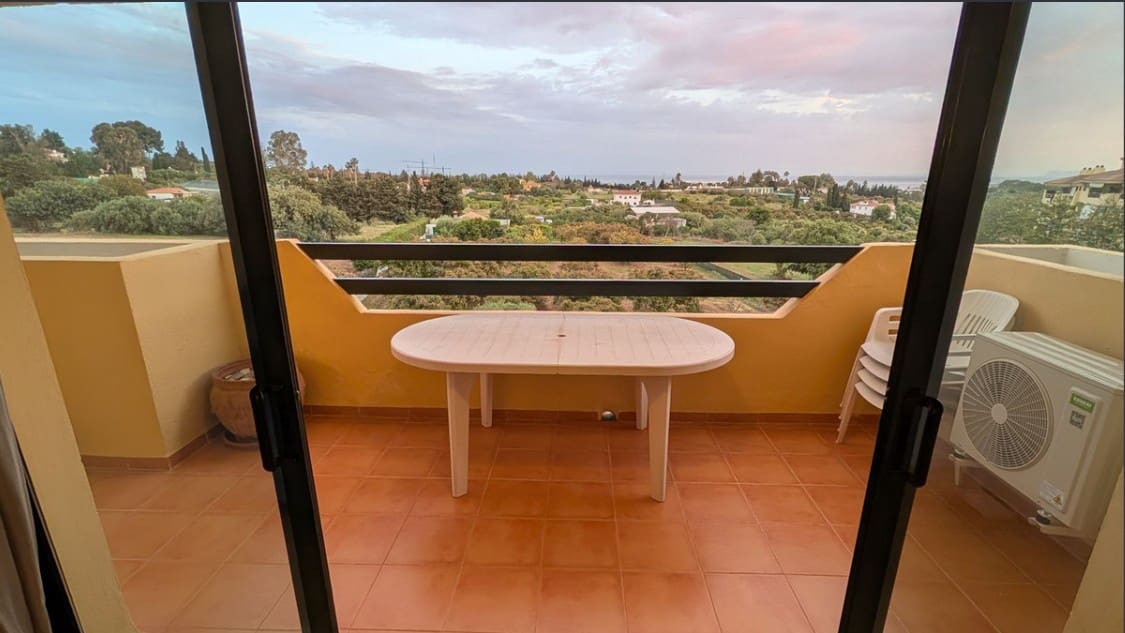 2 Zimmer Apartment zu vermieten in New Golden Mile mit Pool Garage - 2.000 € (Ref: 10007604)