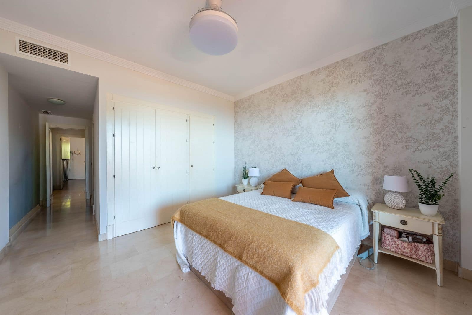 2 Zimmer Apartment zu verkaufen in Manilva mit Garage - 330.000 € (Ref: 10007676)