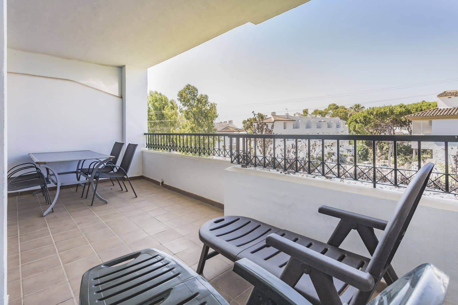 Apartamento de 2 habitaciones en Calahonda en venta con piscina garaje - 349.000 € (Ref: 10007679)