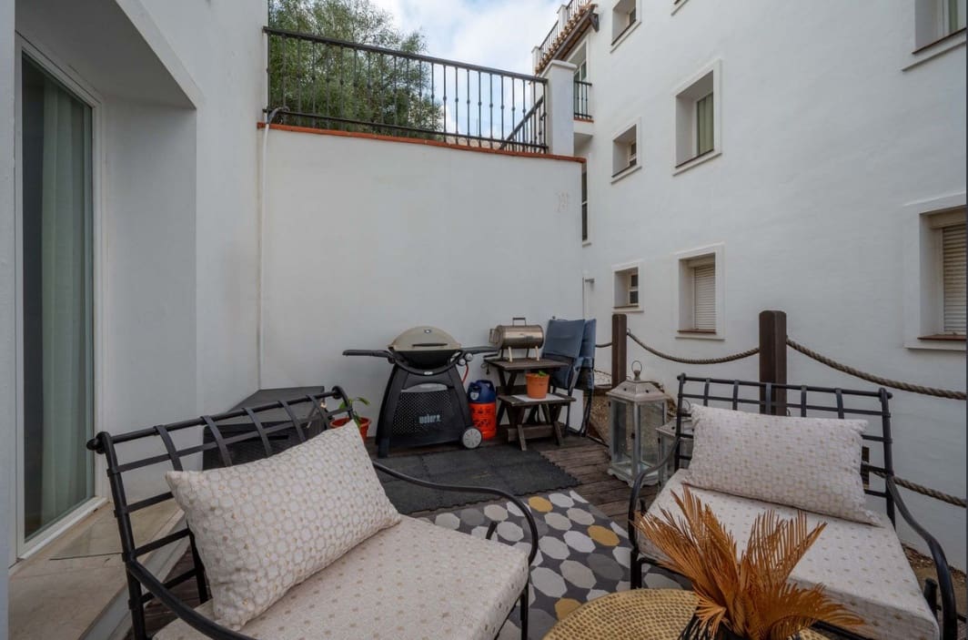 2 slaapkamer Appartement te koop in Calahonda met zwembad garage - € 400.000 (Ref: 10007794)