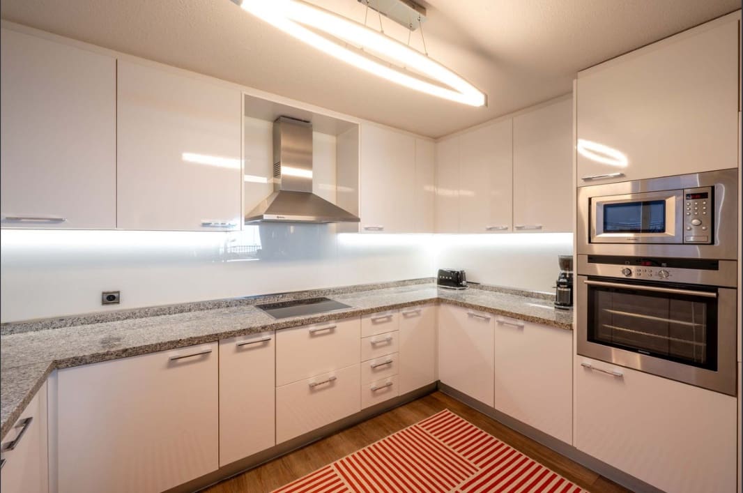 2 slaapkamer Appartement te koop in Calahonda met zwembad garage - € 400.000 (Ref: 10007794)