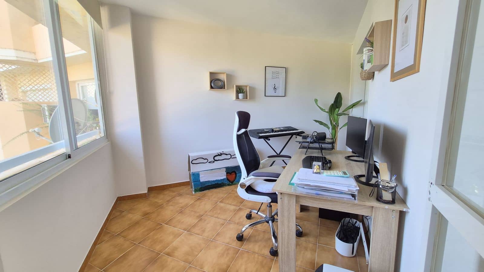 2 soveværelse Lejlighed til salg i New Golden Mile med swimmingpool - € 342.000 (Ref: 10007857)
