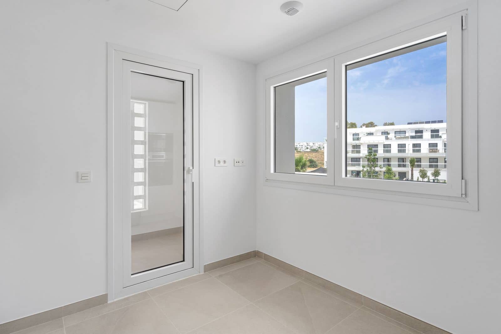 3 slaapkamer Appartement te koop in La Cala de Mijas met zwembad - € 419.000 (Ref: 10007859)