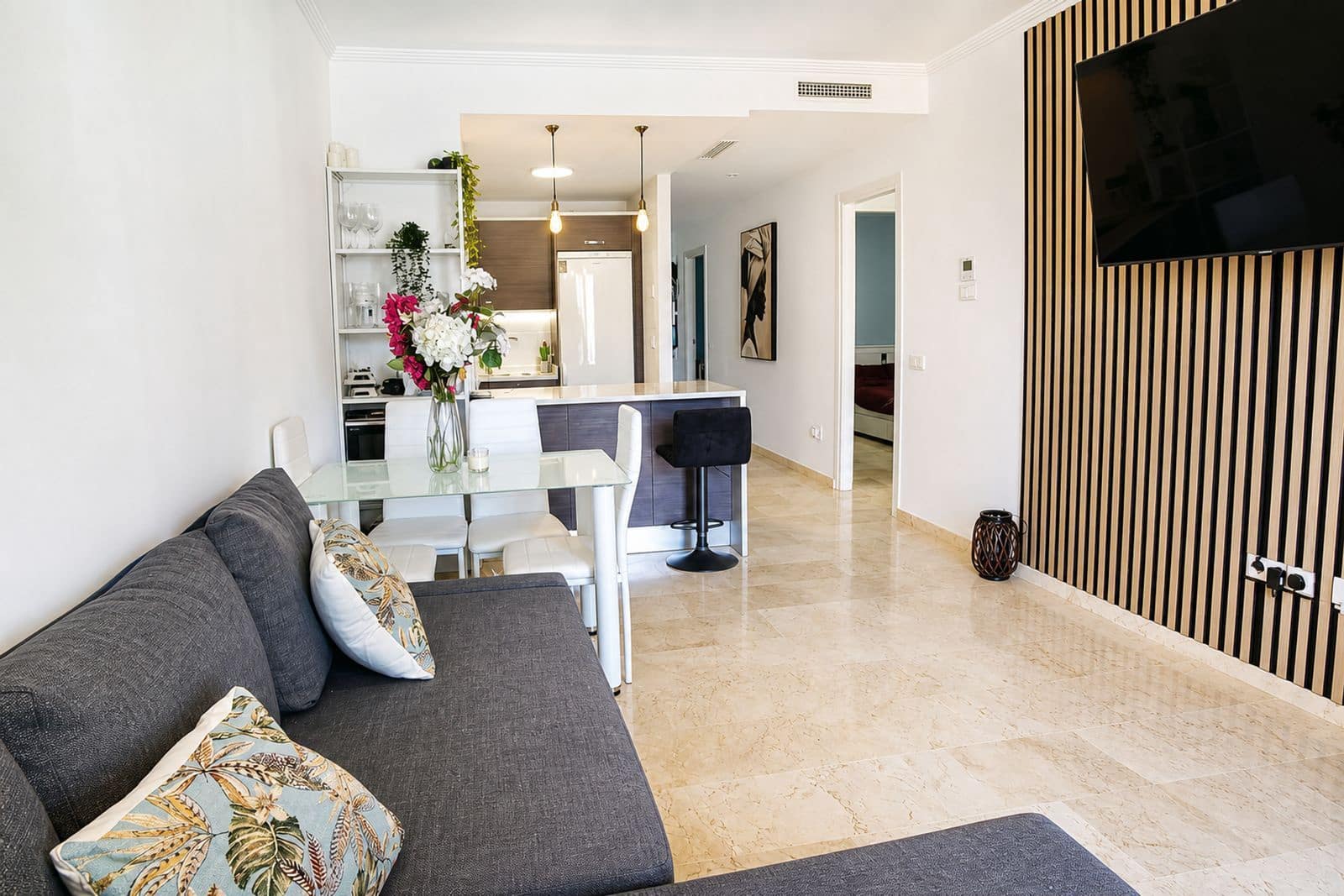 3 bedroom Apartment for sale in La Duquesa / Puerto de la Duquesa with pool garage - € 285,000 (Ref: 10007952)
