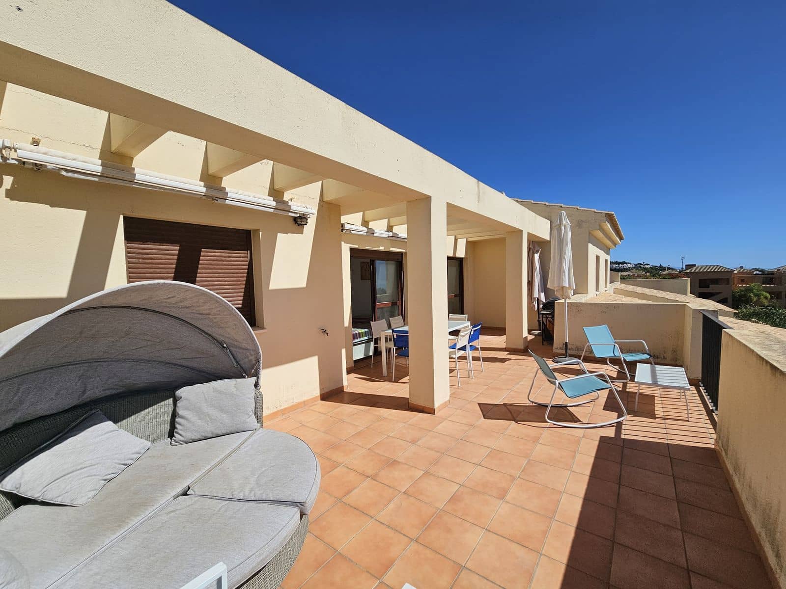Ático de 3 habitaciones en Casares en venta con piscina garaje - 399.000 € (Ref: 10009505)