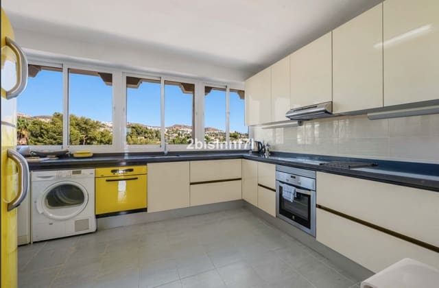 Apartamento de 3 habitaciones en Calahonda, Mijas en venta con piscina garaje - 490.000 € (Ref: 10009539)