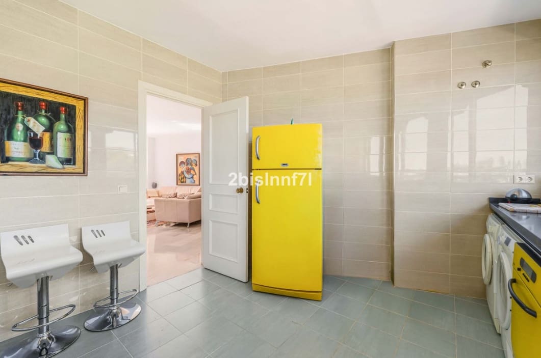 Apartamento de 3 habitaciones en Calahonda en venta con piscina garaje - 490.000 € (Ref: 10009539)