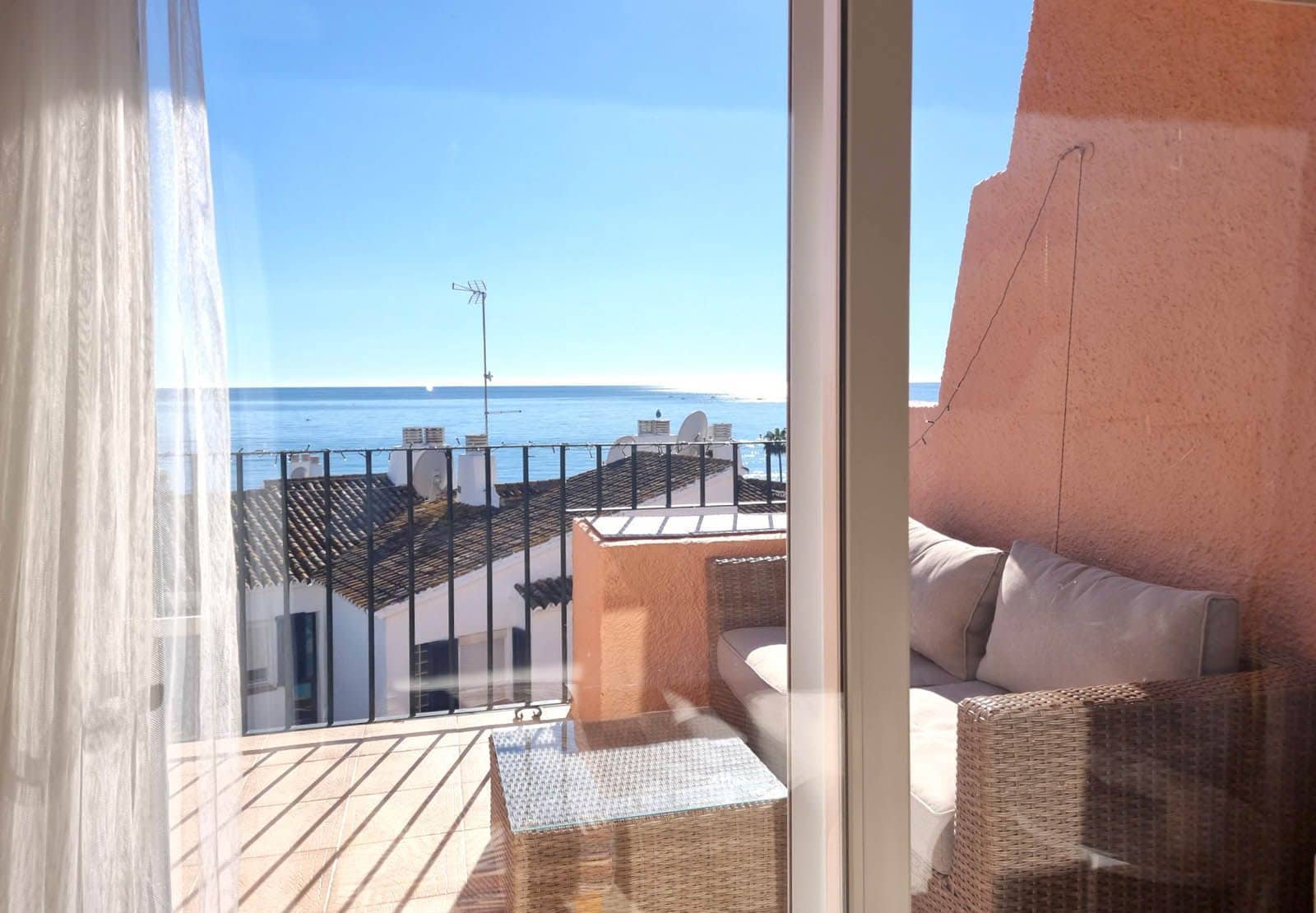 2 soverom Penthouse til salgs i Calahonda med garasje - € 389 000 (Ref: 10009571)