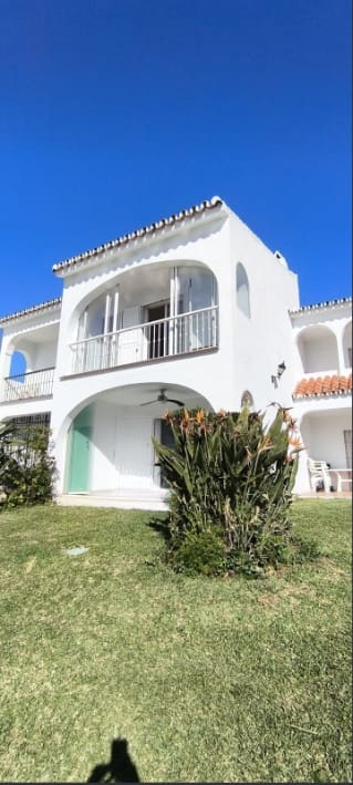 2 slaapkamer Huis te koop in Riviera del Sol met zwembad - € 365.000 (Ref: 10009608)
